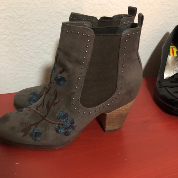 Khakhi green Suede bootie - Picture 2 of 4